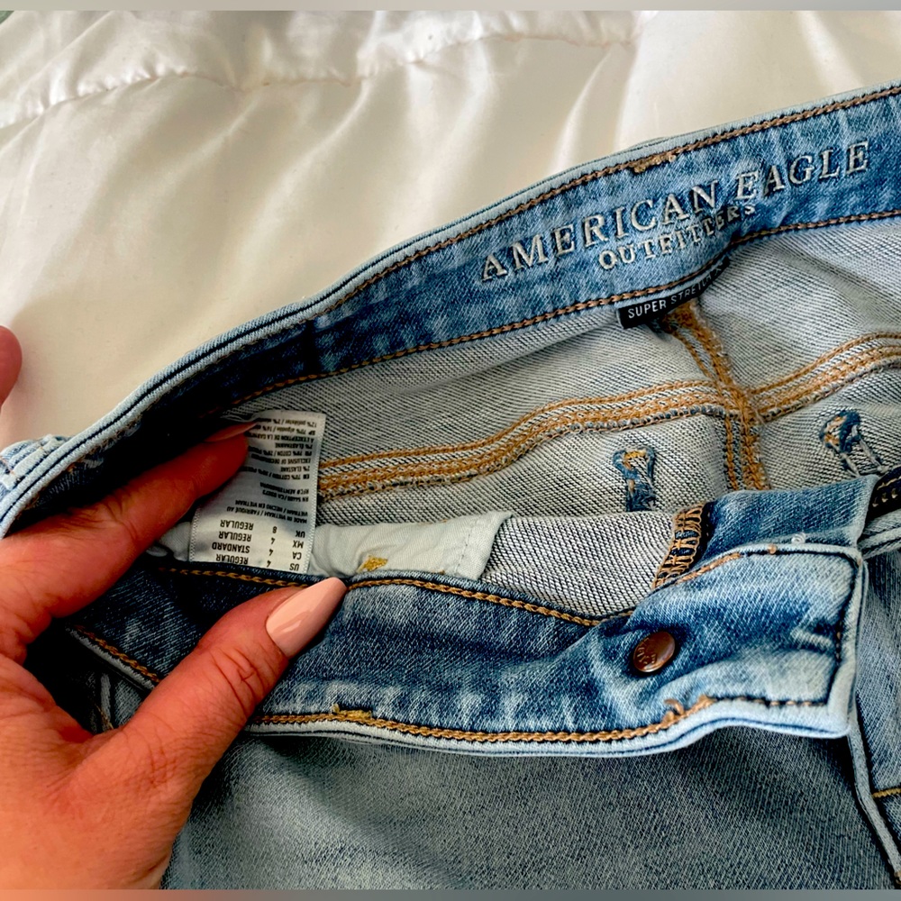 American Eagle light blue skinny jeans